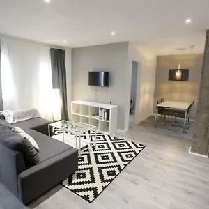 Brand New Charming Next To The River Sevilla