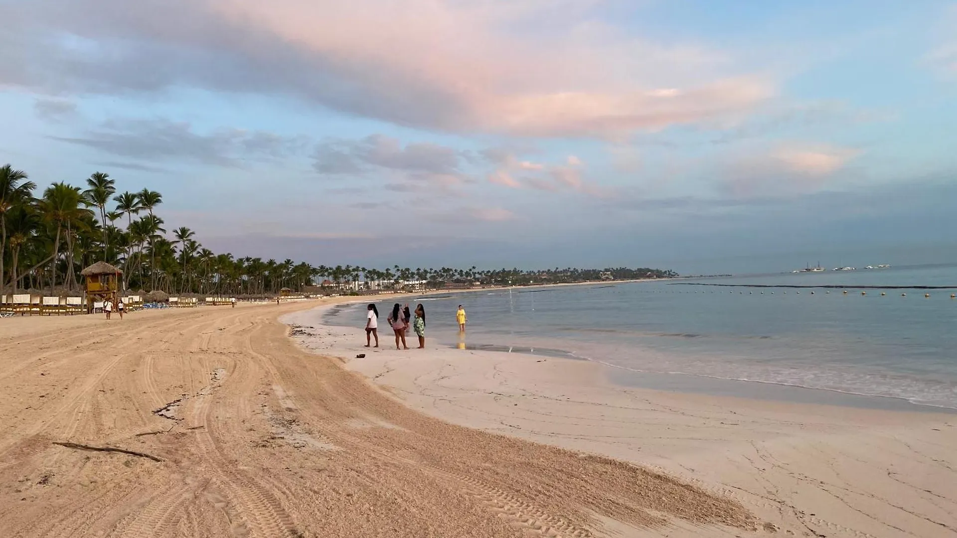 Madonna1 Pool Beach Los Corales Arenas De Bavaro Punta Cana