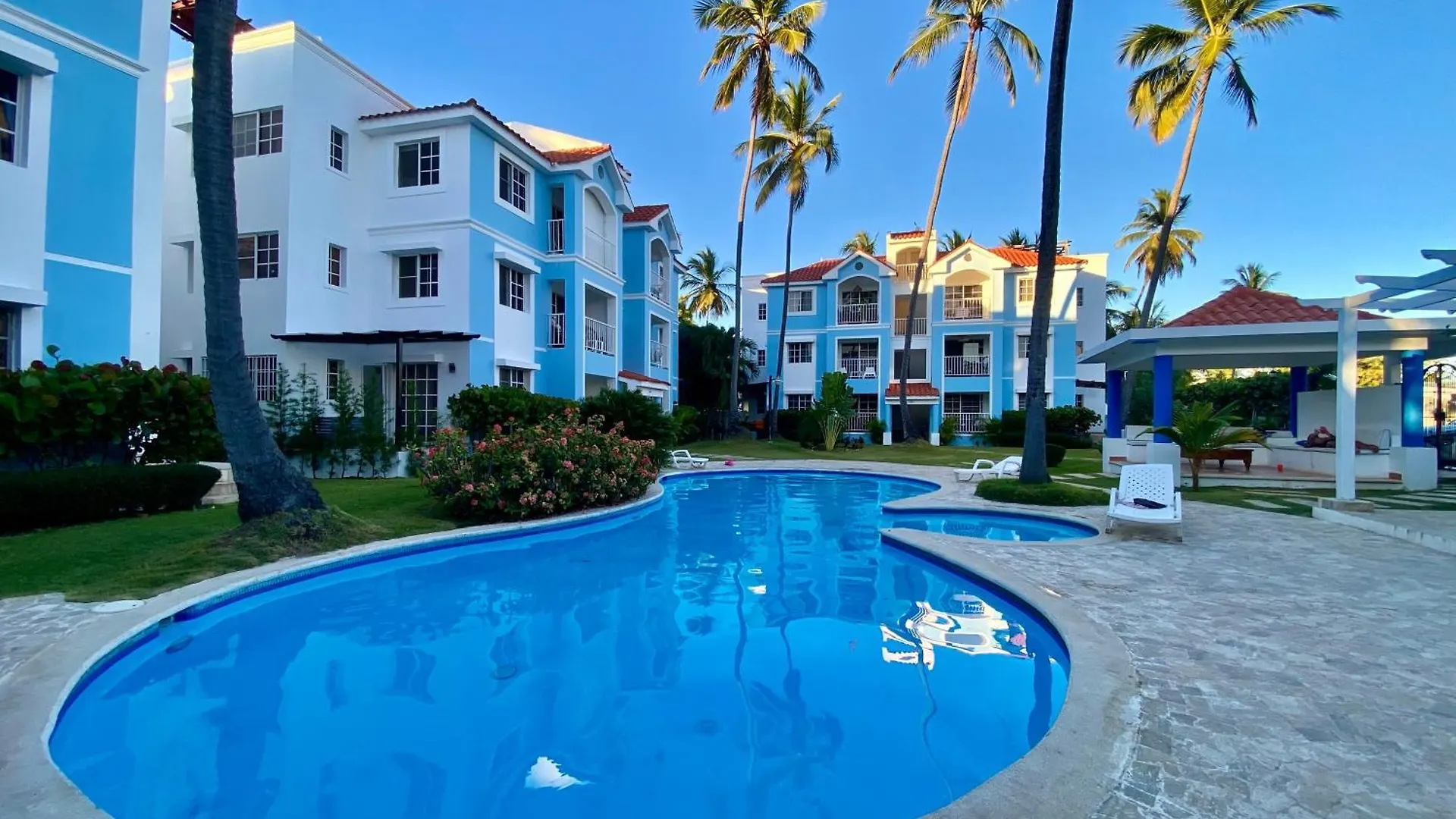 Madonna1 Pool Beach Los Corales Arenas De Bavaro Punta Cana República Dominicana